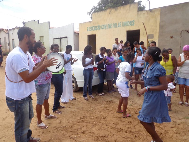 1072325_363182240475009_1295500160_o