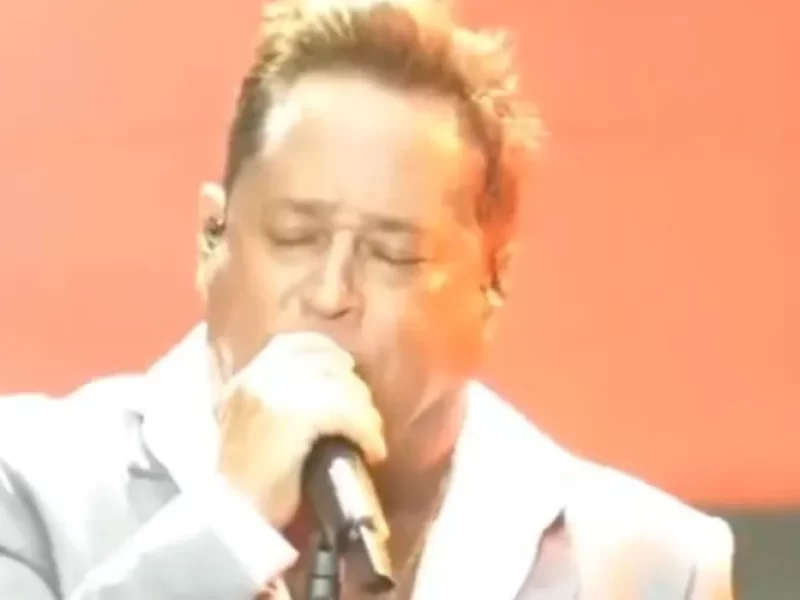 Assista-Leonardo-brota-bebado-em-show-e-publico-ca0129819500202506161708-ScaleOutside-1