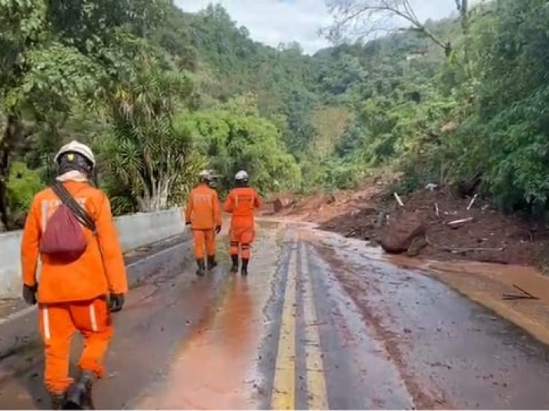 Bombeiros-baianos-permanecem-atuando-na-operacao-de-busca-e-resgate-no-Rio-Grande-do-Sul-Foto-Divulgacao