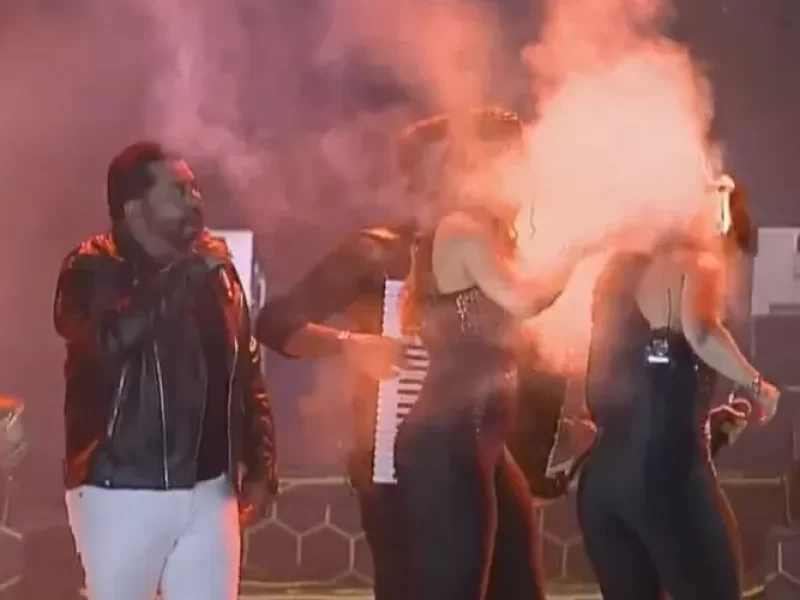 Cantora-da-banda-Limao-com-Mel-tem-cabelo-atingido0131035800202507281154-ScaleOutside-1