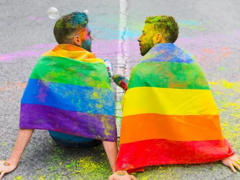 Casais-gays-podem-ganhar-direito-a-licenca-materni0132506500202510241156-ScaleOutside-1