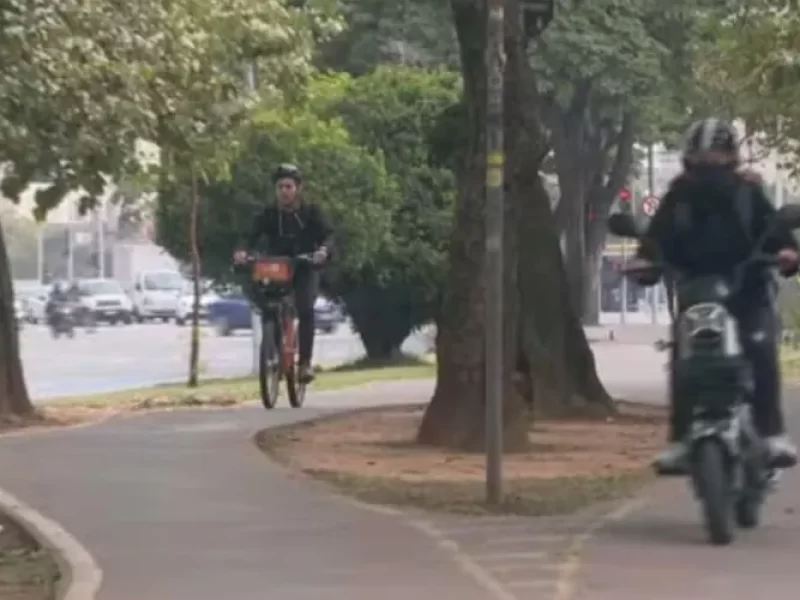 Ciclomotores-vao-precisar-de-CNH-placa-e-capacete-0132495500202510221637-ScaleOutside-1