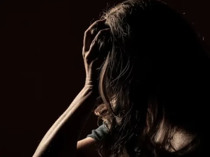 Deputada-suspeita-de-chifre-e-invade-predio-munici0132706700202512061553-ScaleOutside-1