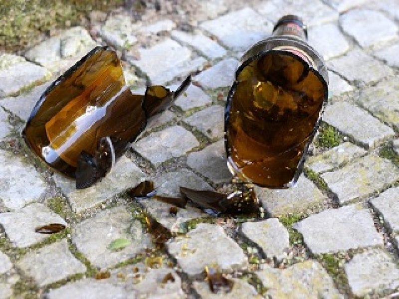 Des--garrafa--cerveja--quebrada