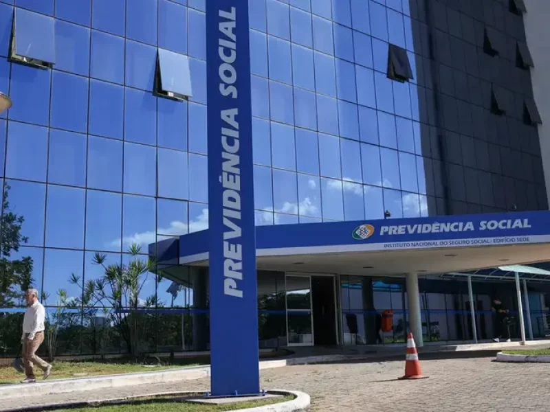 Descontos-indevidos-do-INSS-serao-ressarcidos-a-pa0129913300202507032218-ScaleOutside-1