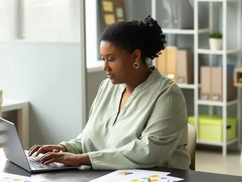 Dia-do-Trabalhador-cinco-dicas-para-se-destacar-no0128560200202505010854-ScaleOutside-1