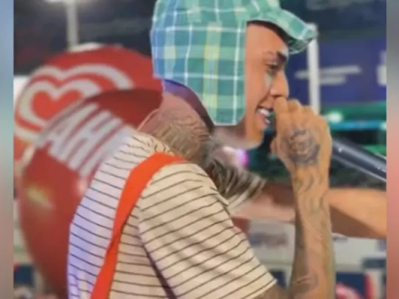 Embalado-pelo-Trava-Lingua-Lekinho-se-emociona-na-0133000000202602141754-ScaleOutside-1