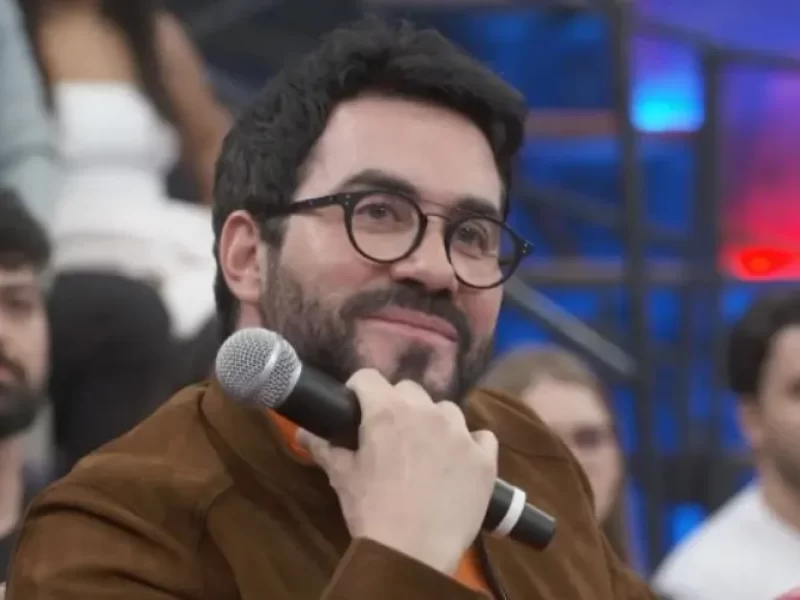 Excomungado-Padre-Fabio-de-Melo-e-denunciado-ao-Va0129832500202506181502-ScaleOutside-1