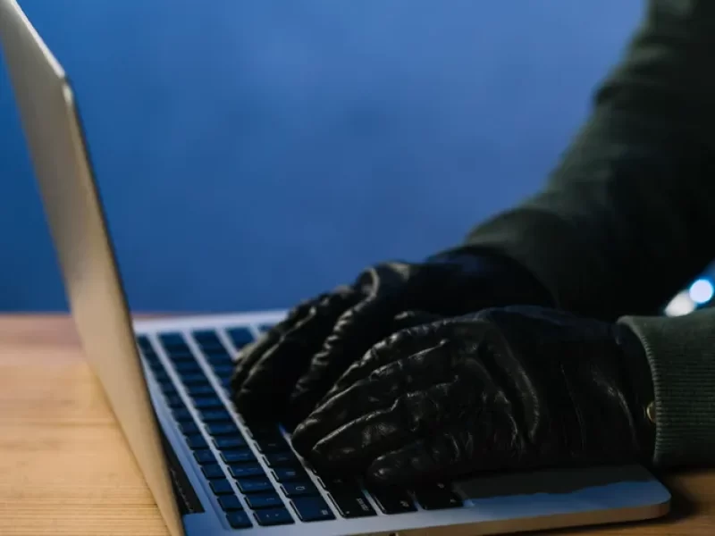 Golpistas-se-passam-pela-Netflix-e-bafam-Pix-de-co0130939400202507082047-ScaleOutside-1