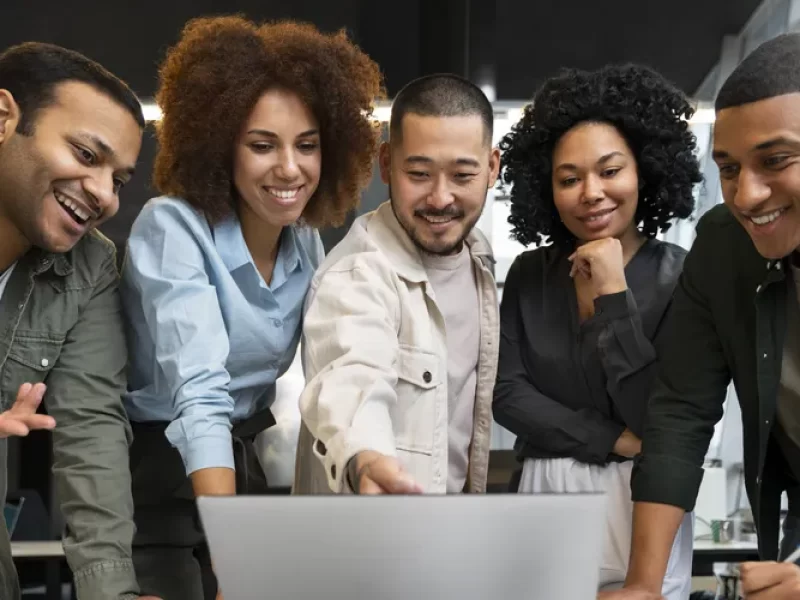 Governo-anuncia-vagas-de-estagio-para-pos-graduand0128421100202504082237-ScaleOutside-1