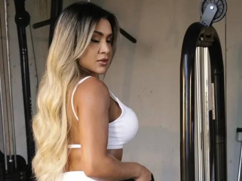 Modelo-18-faz-seguro-de-R-2-milhoes-para-proteger-0132413200202510071522-ScaleOutside-1