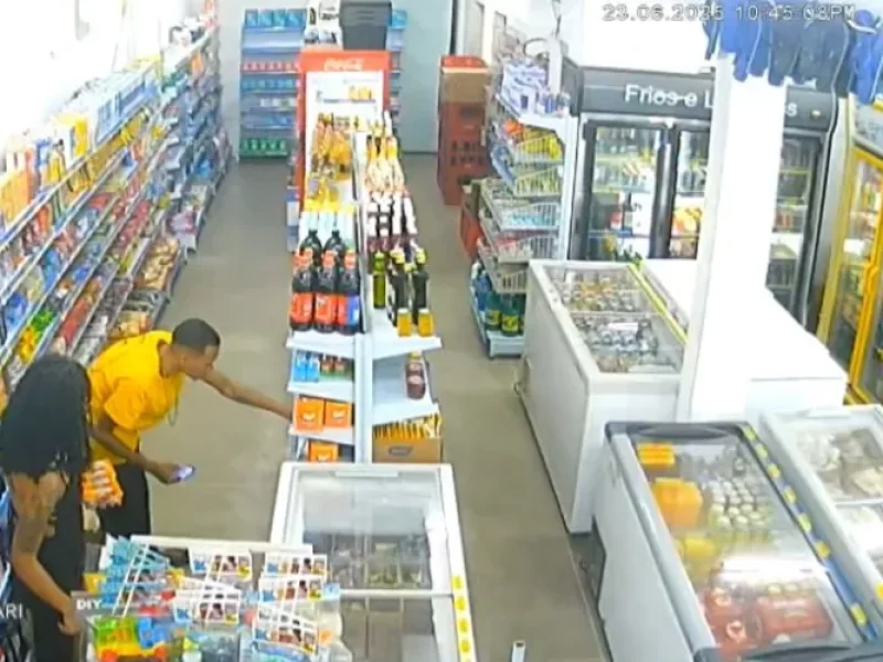 Mulher-e-esquartejada-apos-morte-de-jovem-em-loja-0129871900202506251610-ScaleOutside-1