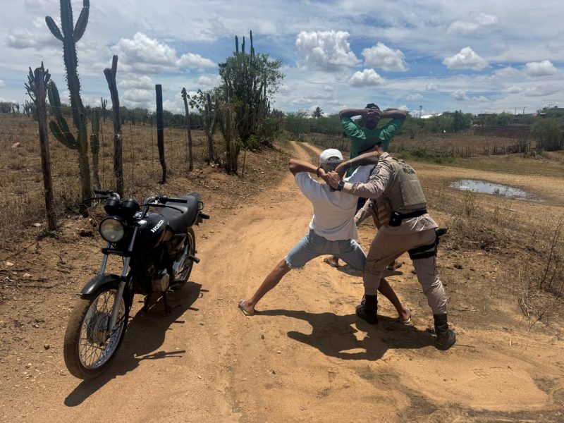 POLICIA PM ABORDAGEM COITÉ