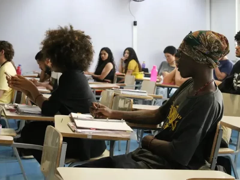 Professor-da-orientacoes-para-o-Concurso-Unificado0131079700202508042226-ScaleOutside-1