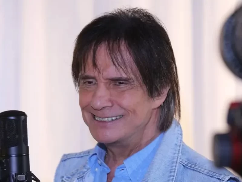 Roberto-Carlos-perde-controle-de-carro-e-sofre-aci0132739900202512140931-ScaleOutside-1