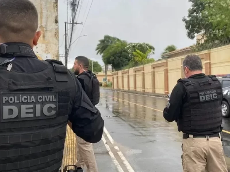 Suspeito-de-sequestrar-delegada-em-Piata-e-encurra0132444900202510131751-ScaleOutside-1