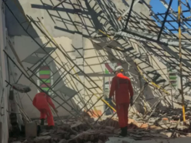 Urgente-14-pessoas-ficam-feridas-apos-igreja-desab0129785400202506101146-ScaleOutside-1