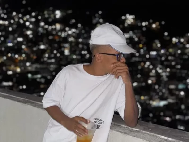 Video-Boca-de-09-pilota-moto-sem-capacete-e-arrisc0132447900202510140730-ScaleOutside-1