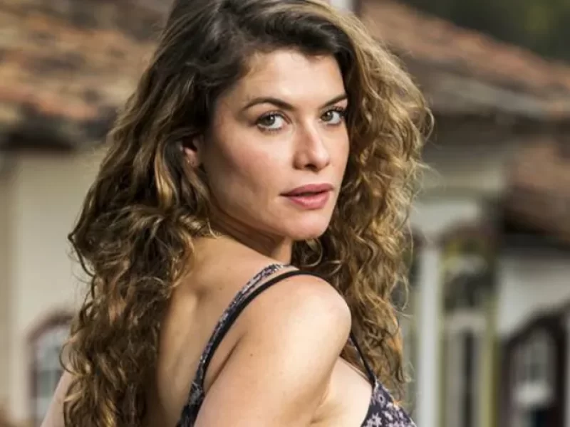 alinne-moraes-arranca-suspiros-em-foto-com-os-seio0133161300202603301404-ScaleOutside-1