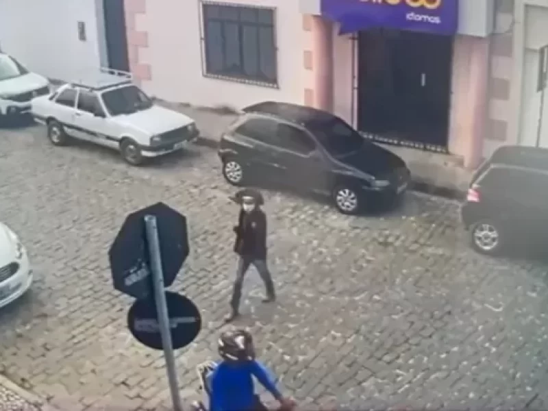 assaltantes-1-696x374