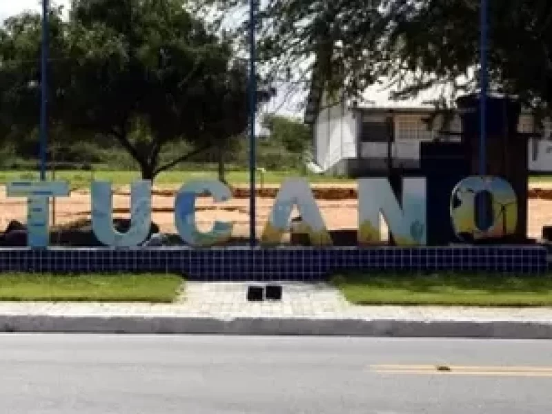 cartaz-da-peca-de-othon-na-entrada-da-cidade-3035275-article TUCANO JORRO