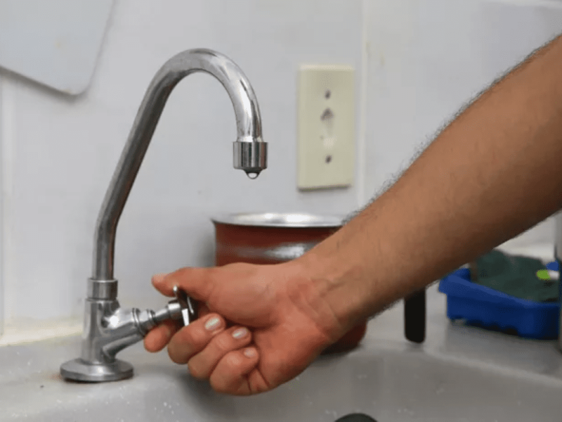 falta-de-agua-em-bairros-da-regional-ii-696x466-1