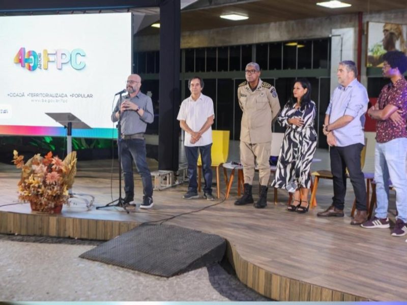 fundacao-pedro-calmon-lanca-programacao-dos-40-anos-com-encontro-de-ex-dirigentes-e-selo-comemorativo-2744d