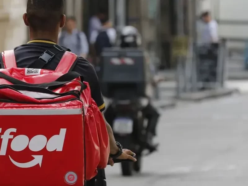iFood-irrita-usuarios-apos-nova-taxacao-pelo-servi0129703400202505262118-ScaleOutside-1