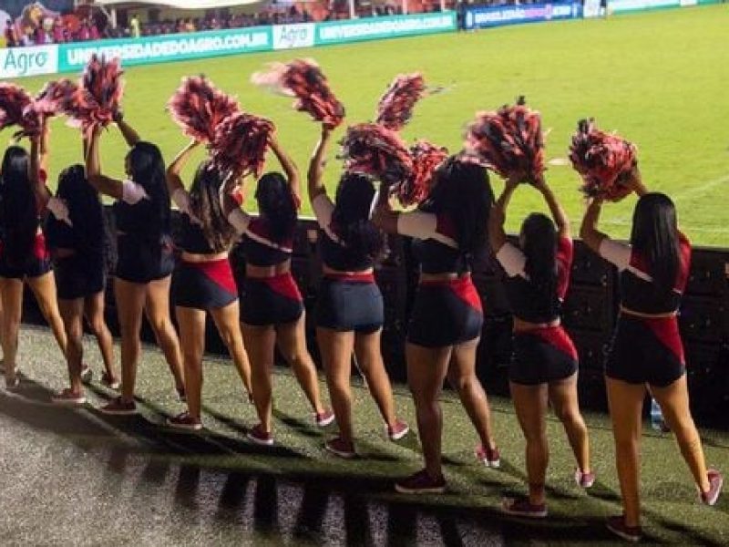 leoas-da-barra-grupo-de-lideres-de-torcida-do-vitoria-1855676-article