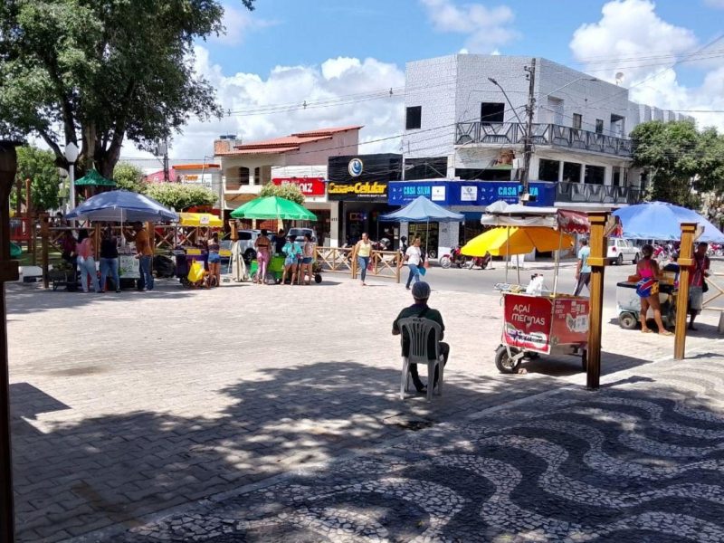 operacao-realoca-trabalhadores-informais-para-praca-de-alimentacao-em-serrinha-459da