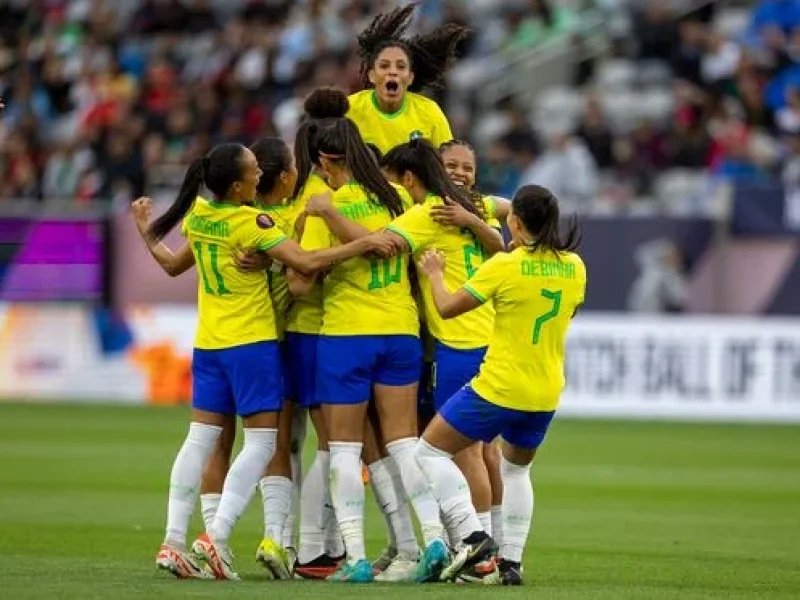 selecao-feminina-durante-disputa-da-copa-ouro-concacaf-2049205-article