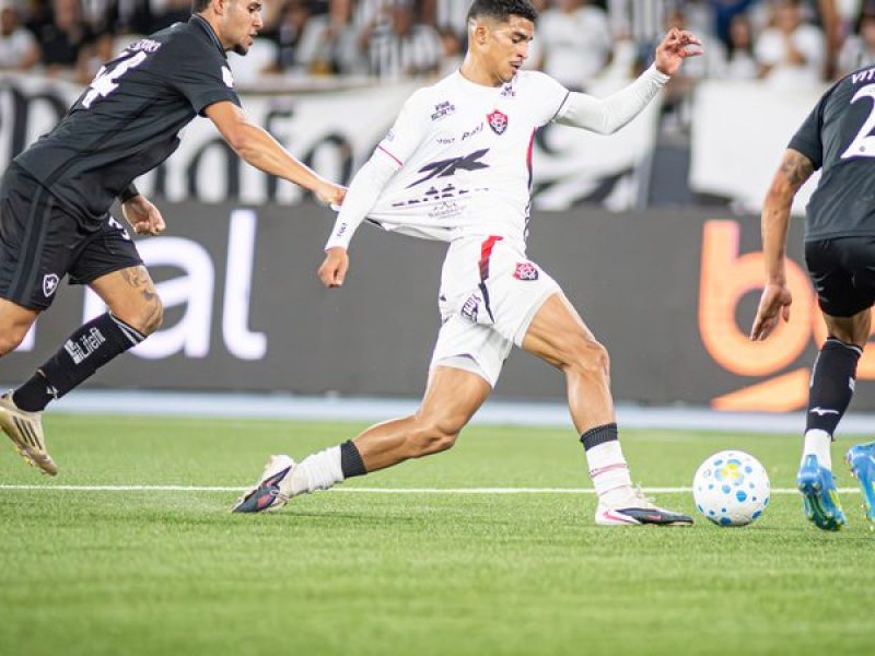 victor-ferreira-63516jpg_widelg